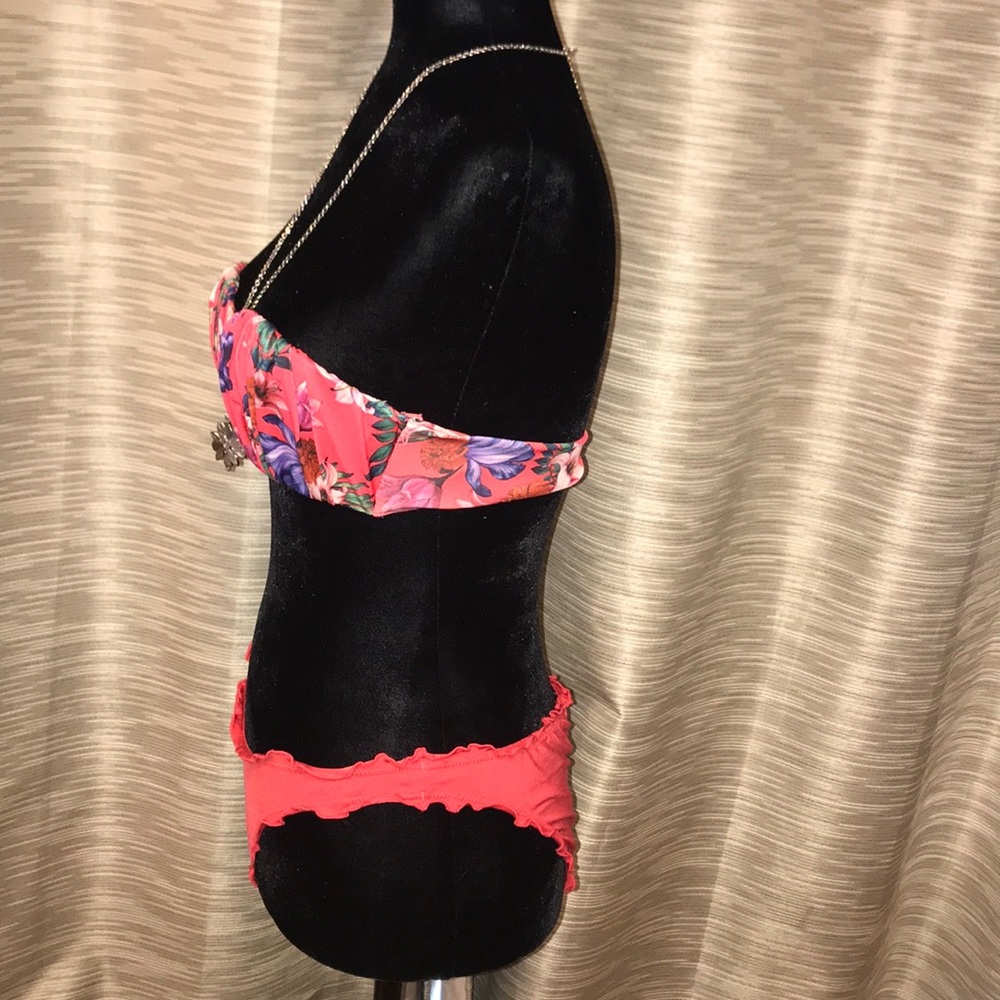 Bikini Set - Picture 3 of 4